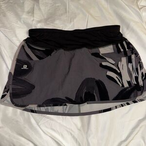 Salomon Women's Black and Gray Printed Skirt